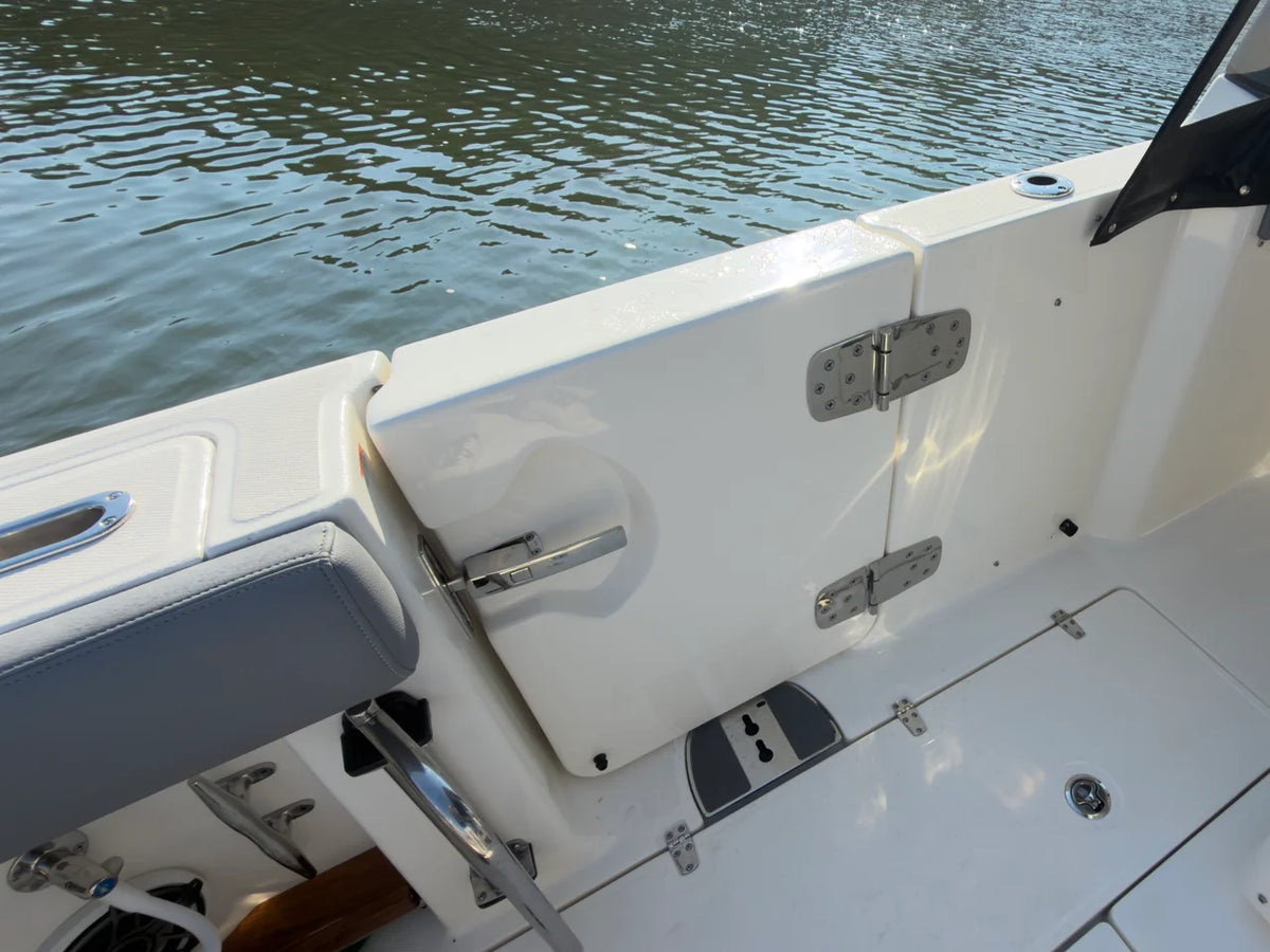2025 Boston Whaler 350 REALM 35.0 feet, Greenwich, CT #30