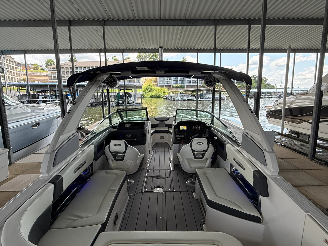 2023 Chaparral 287 SSX 28.0 feet, Lake Ozark, MO #55