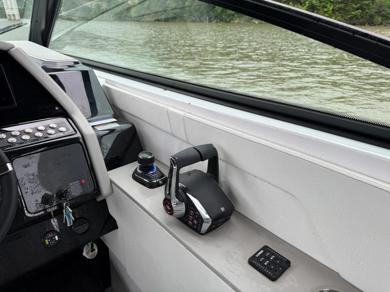 2026 Cruisers Yachts 34 GLS Outboard 34.0 feet, Lake Ozark, MO #11