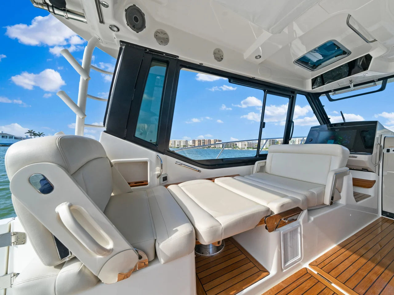 2022 Boston Whaler 405 40.0 feet, Naples, Florida #44