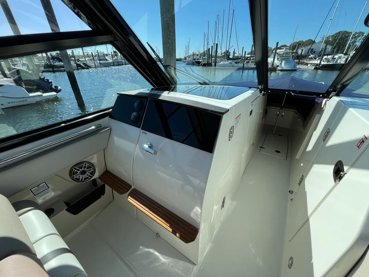 2025 Boston Whaler 330 Vantage 33.0 feet, Wakefield, RI #25