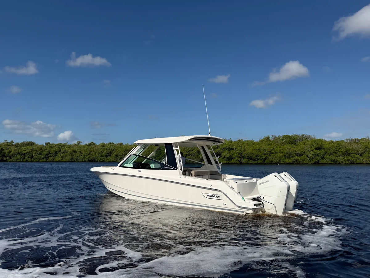 2027 Boston Whaler 330 Vantage 33.0 feet, Fort Myers, FL #6