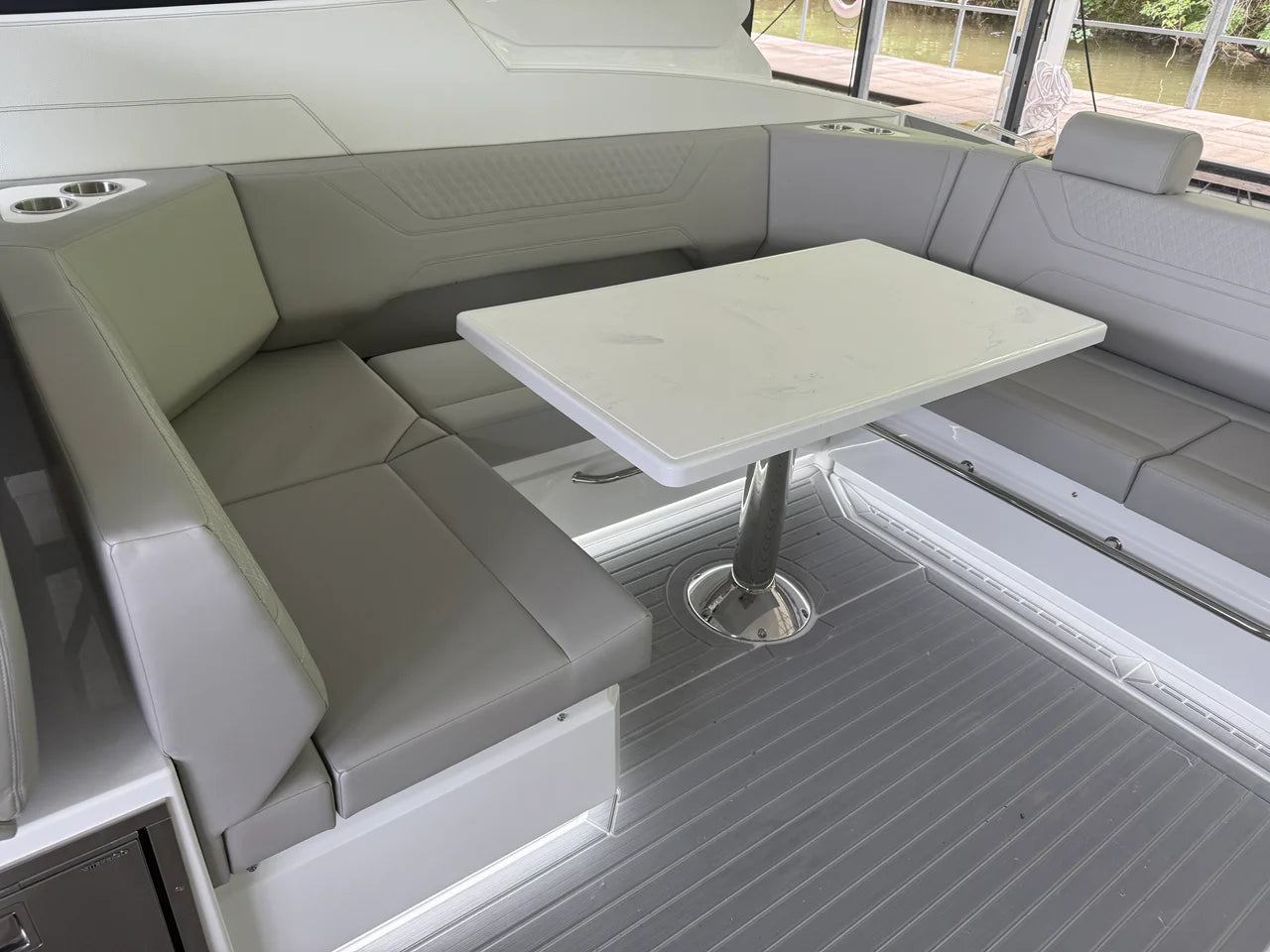 2027 Cruisers Yachts 42 GLS Outboard 42.0 feet, Lake Ozark, Missouri #18