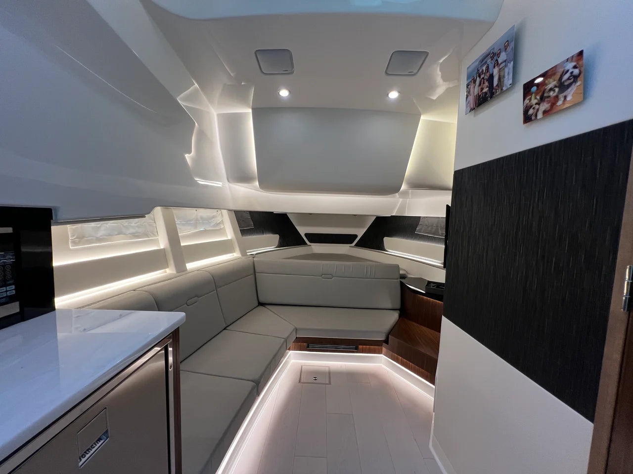2023 Sea Ray 370 SUNDANCER OB 37.0 feet, Huntington, NY #42