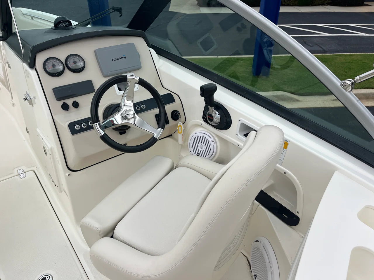 2013 Boston Whaler 230 VANTAGE 23.0 feet, Greenville, SC #13