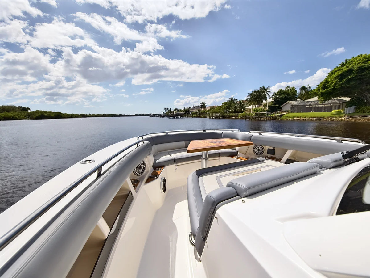 2025 Boston Whaler 350 REALM 35.0 feet, Stuart, Florida #38