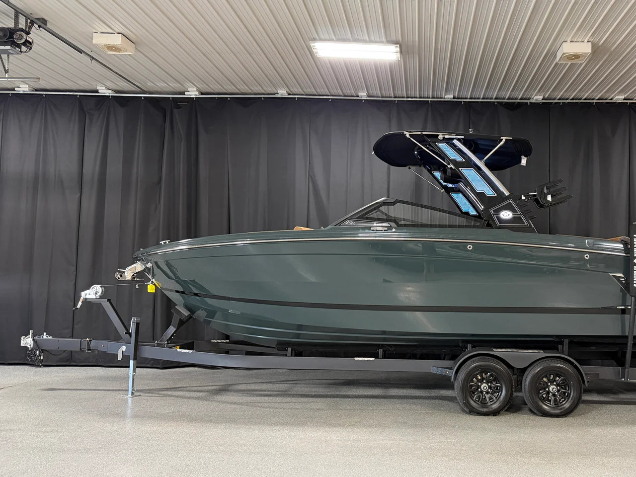 2027 Cobalt R8 SURF 28.0 feet, Crosslake, Minnesota #1