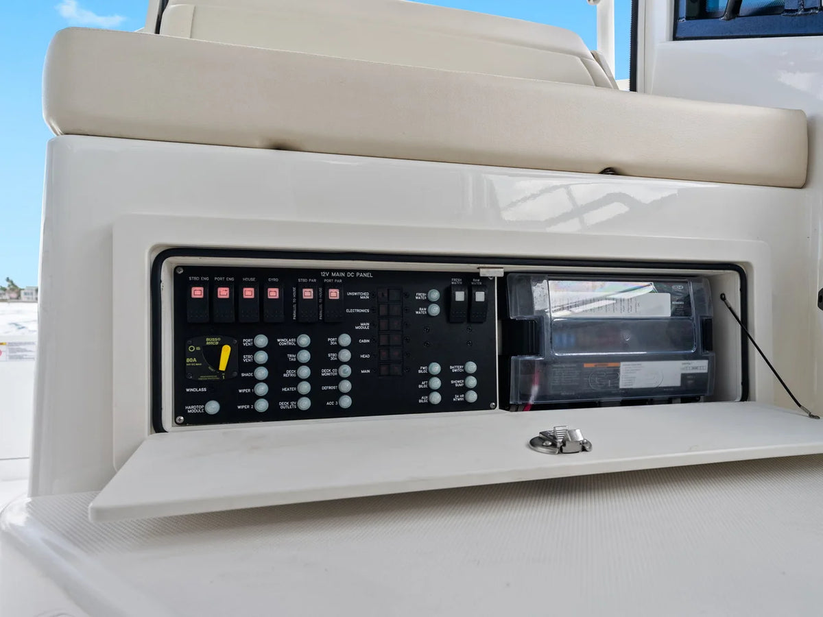 2023 Boston Whaler 325 CONQUEST 32.0 feet, St Petersburg, FL #55