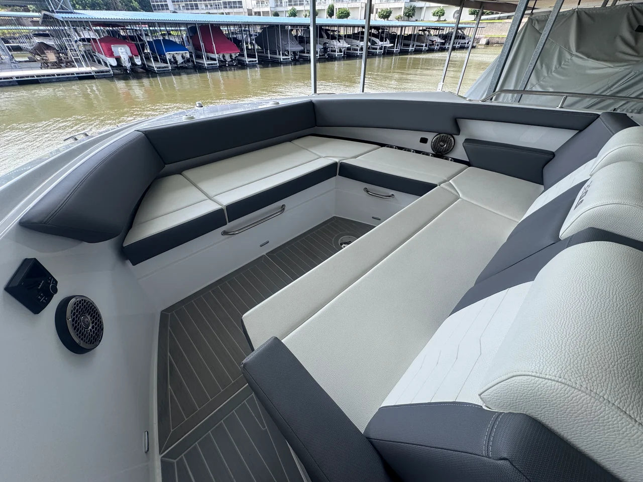 2023 Cruisers Yachts 38 GLS 38.0 feet, Lake Ozark, MO #23