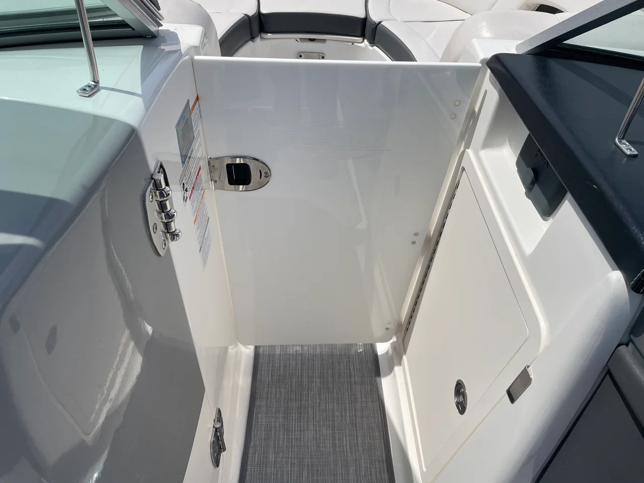 2016 Chaparral 264 SUNSETA 26.0 feet, Excelsior, Minnesota #12