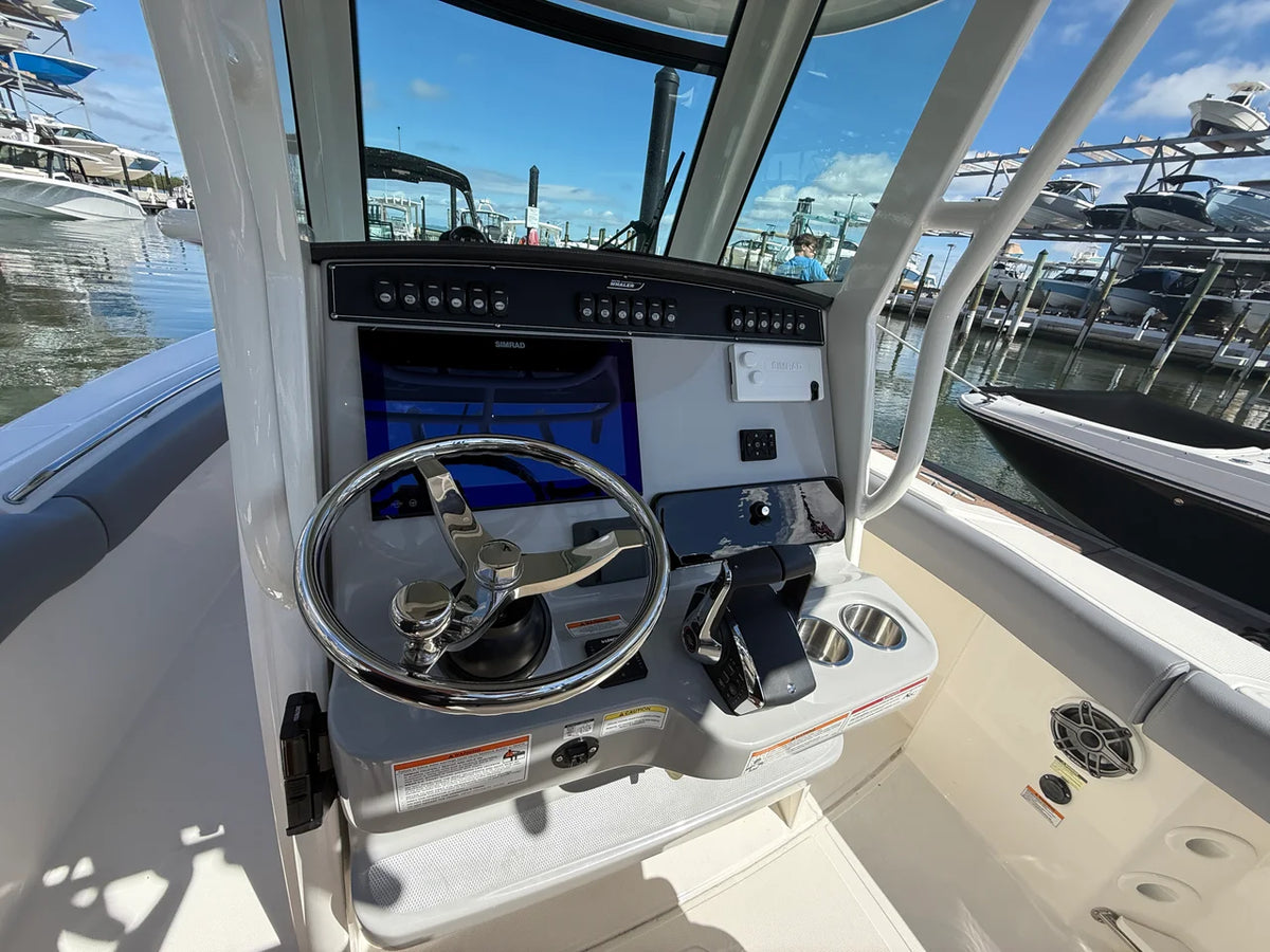 2027 Boston Whaler 250 Outrage 25.0 feet, Sarasota, FL #12