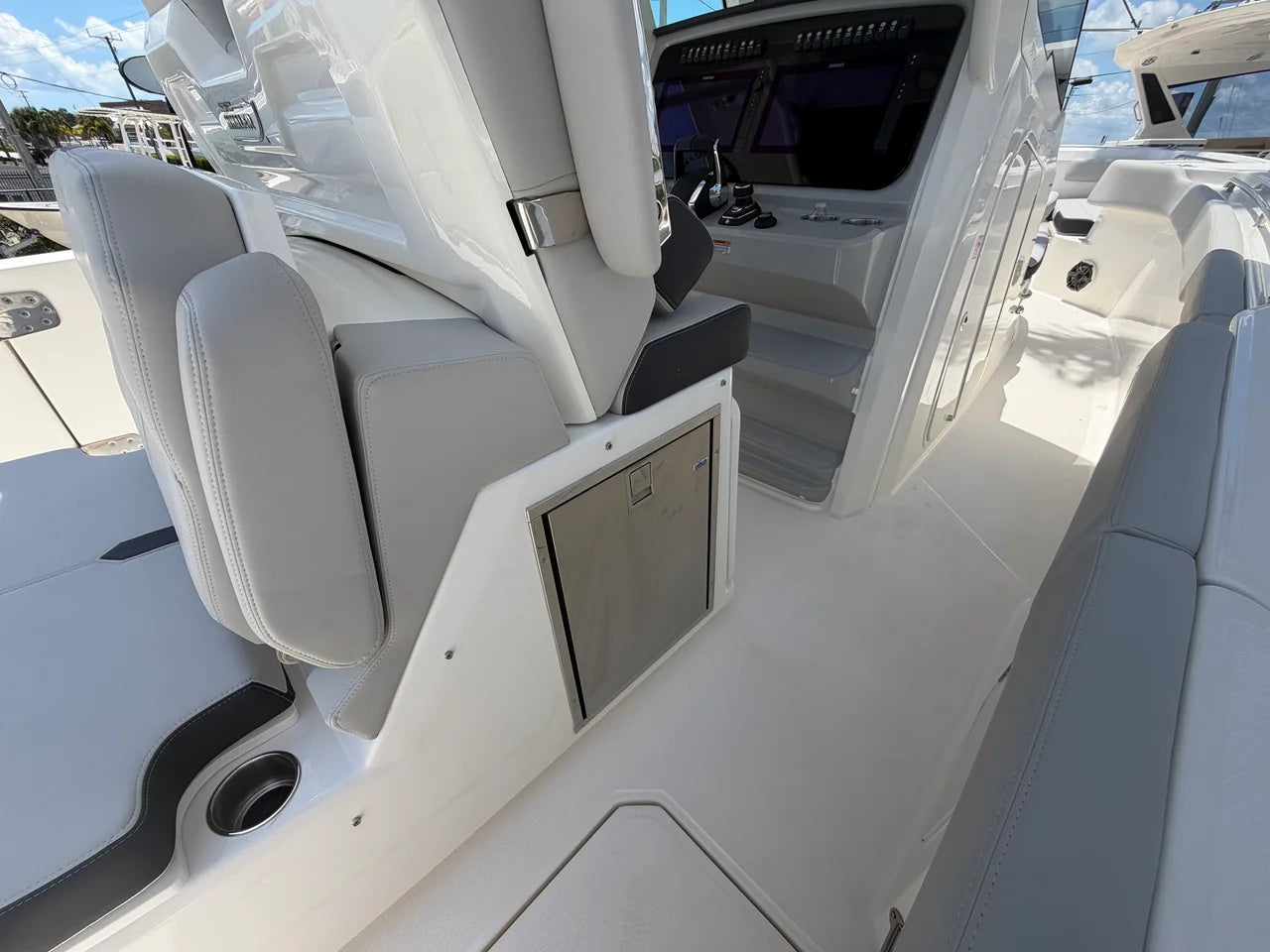 2026 Boston Whaler 330 Outrage 33.0 feet, Stuart, Florida #28