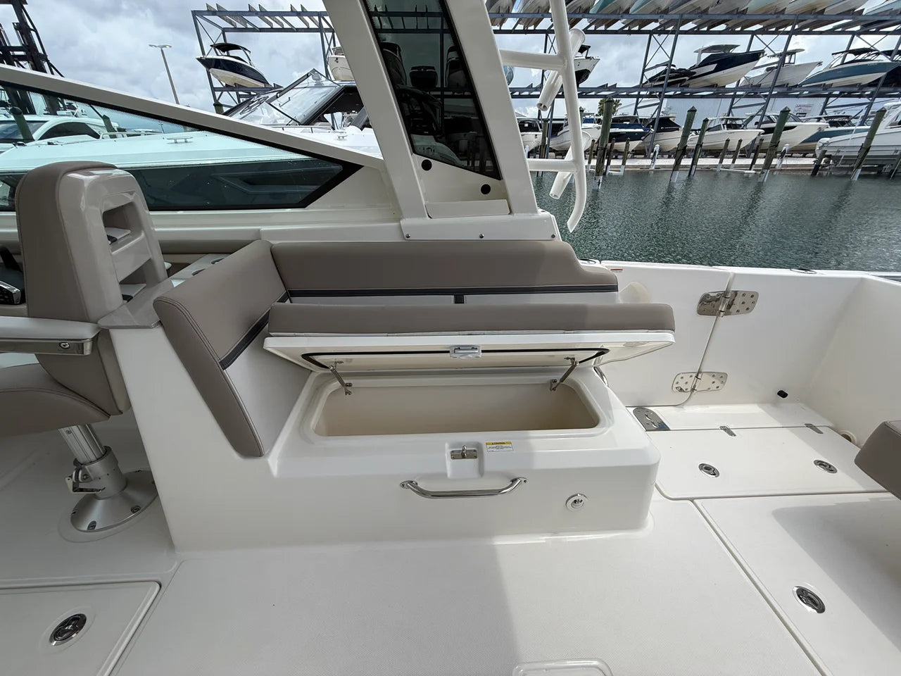 2027 Boston Whaler 330 Vantage 33.0 feet, Sarasota, FL #30