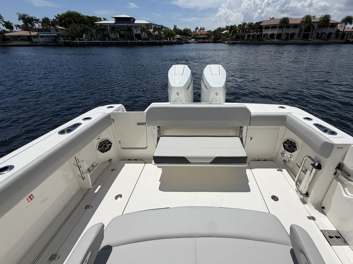 2026 Boston Whaler 330 Outrage 33.0 feet, Pompano Beach, Florida #27