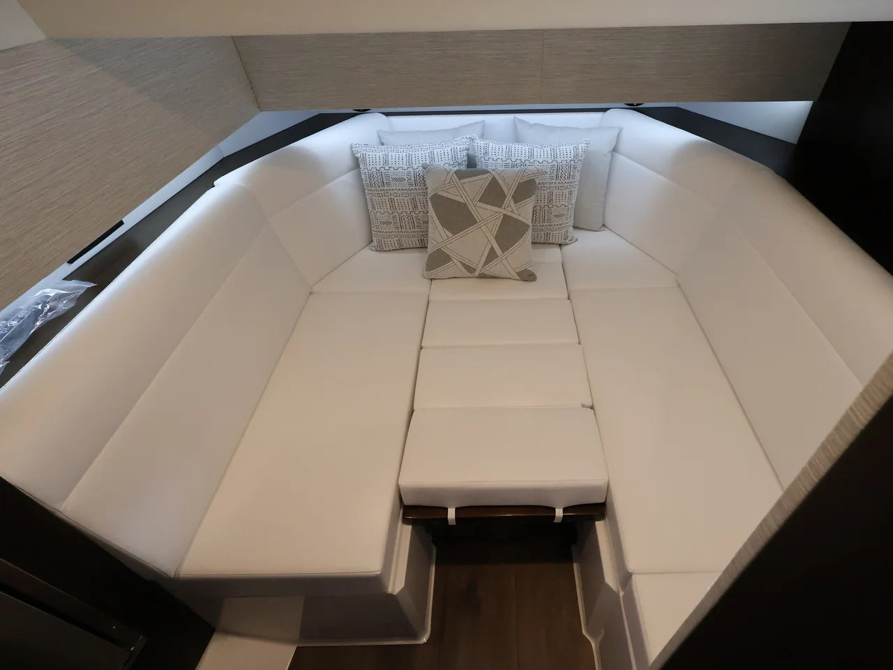 2026 Cruisers Yachts 42 GLS Outboard 42.0 feet, Naples, Florida #33