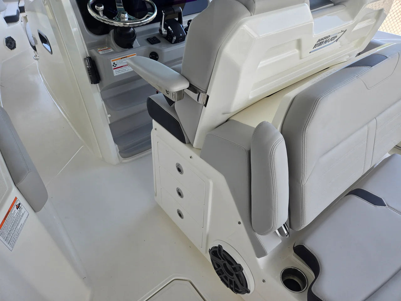 2027 Boston Whaler 330 Outrage 33.0 feet, Charleston, SC #10