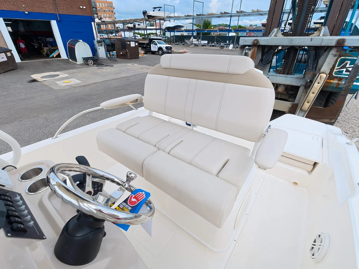 2027 Boston Whaler 220 Dauntless 22.0 feet, Norwalk, Connecticut #12