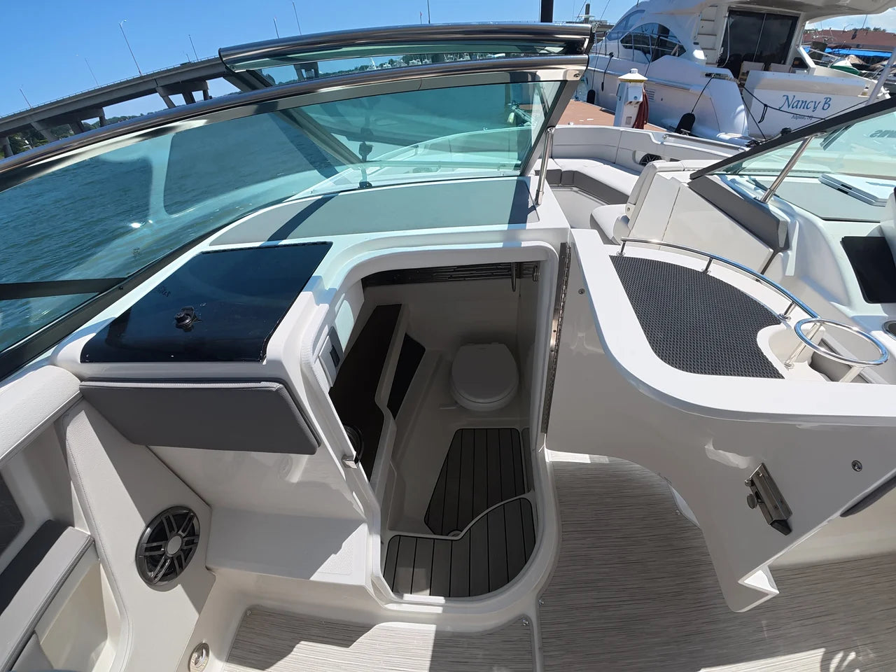 2027 Sea Ray SLX 310 Outboard 31.0 feet, Brick Township, New Jersey #18