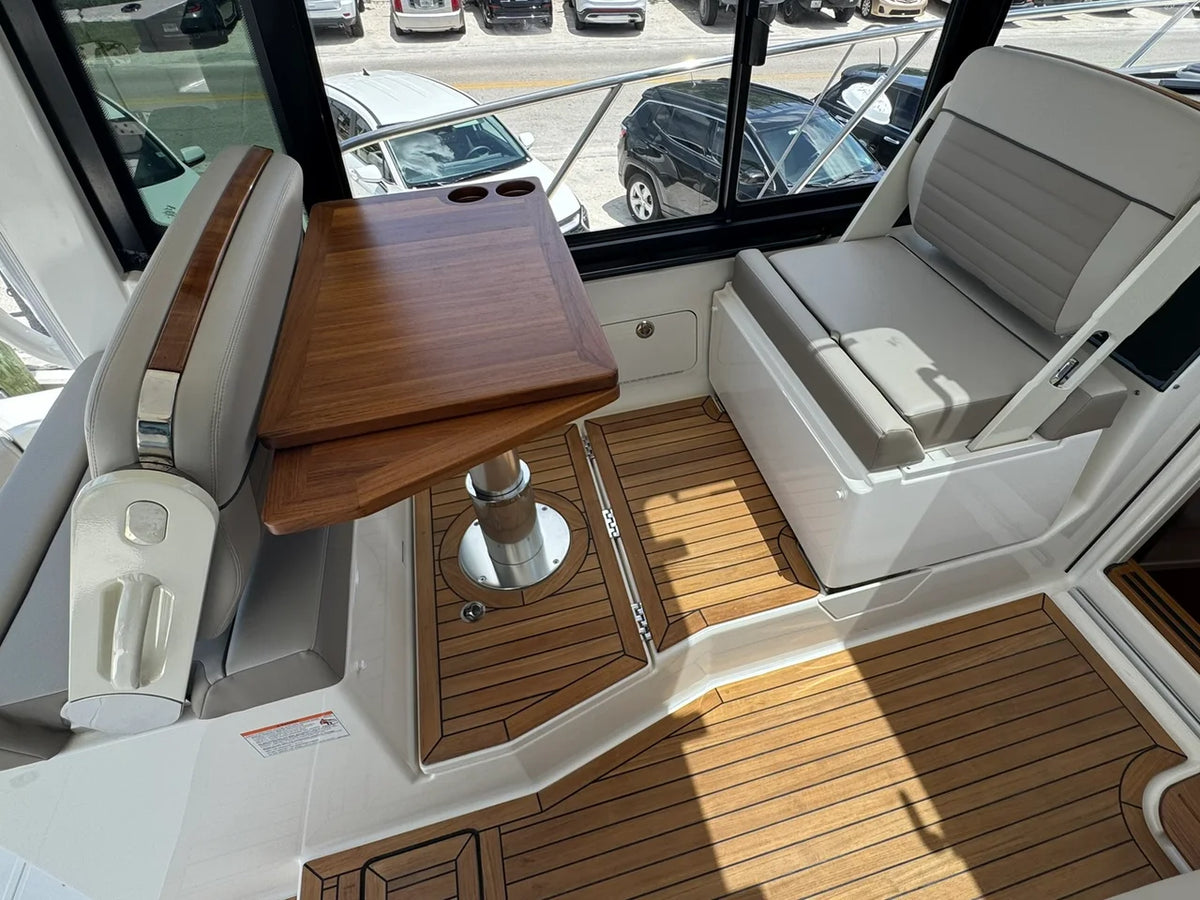 2025 Boston Whaler 365 Conquest 36.0 feet, Naples, Florida #26
