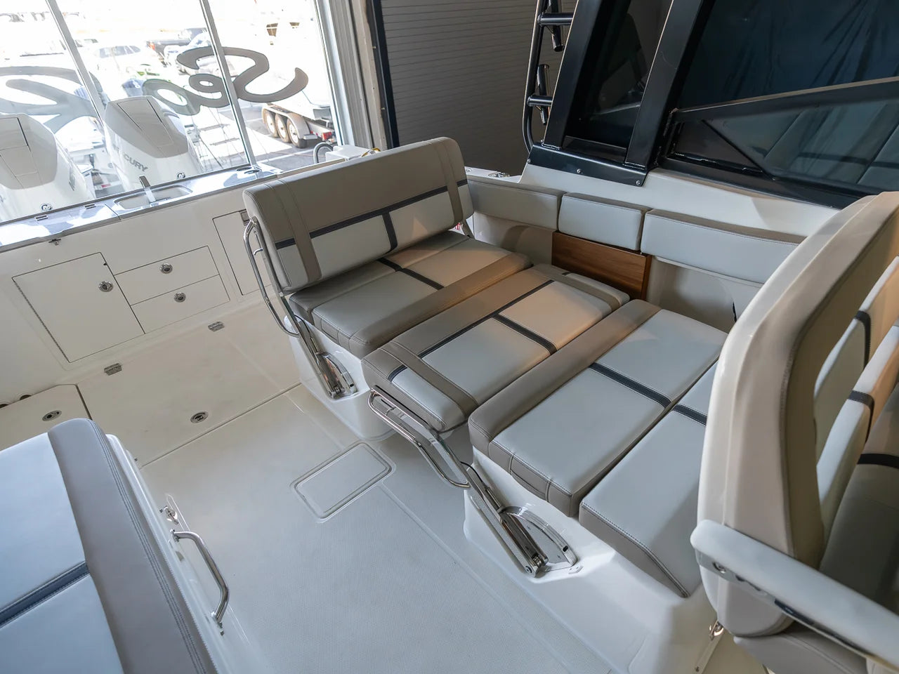 2026 Boston Whaler 330 Vantage 33.0 feet, Panama City, FL #54