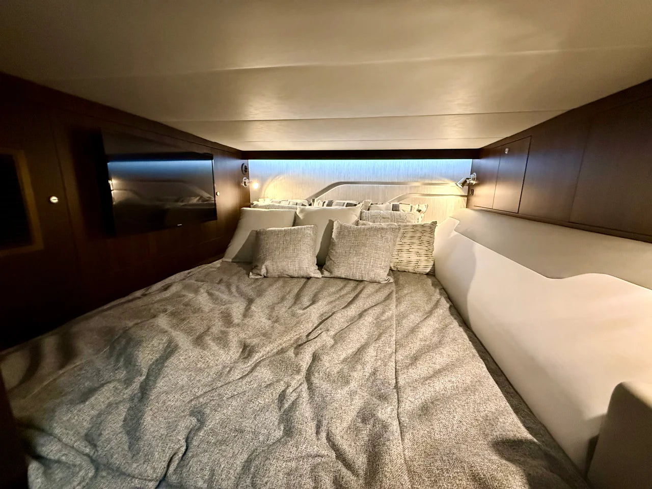 2024 Cruisers Yachts 42 GLS OB 42.0 feet, Fort Myers, FL #53