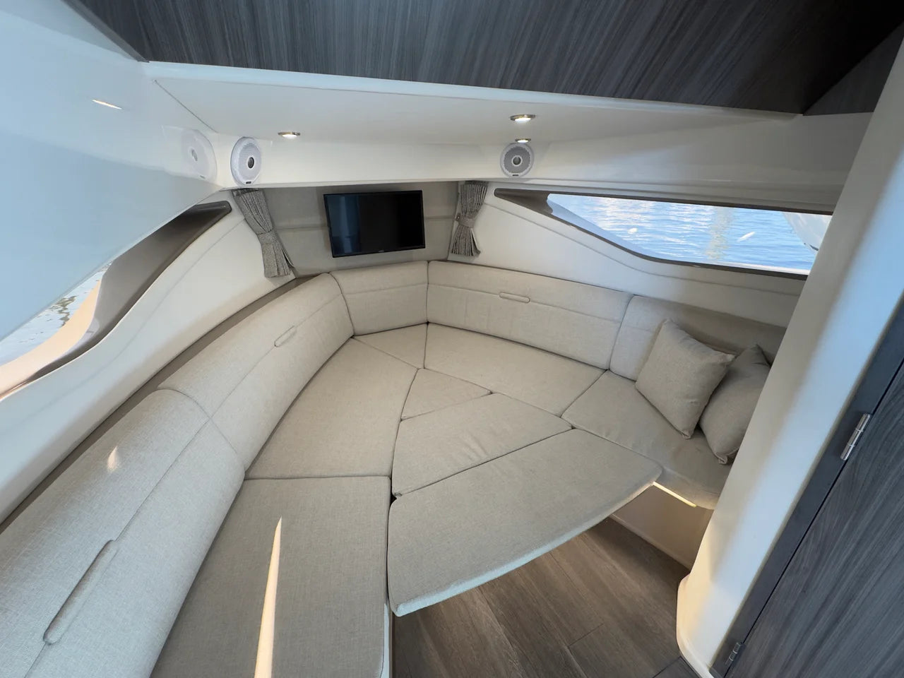 2021 Sea Ray 320 SUNDANCER OB 32.0 feet, Norwalk, Connecticut #77