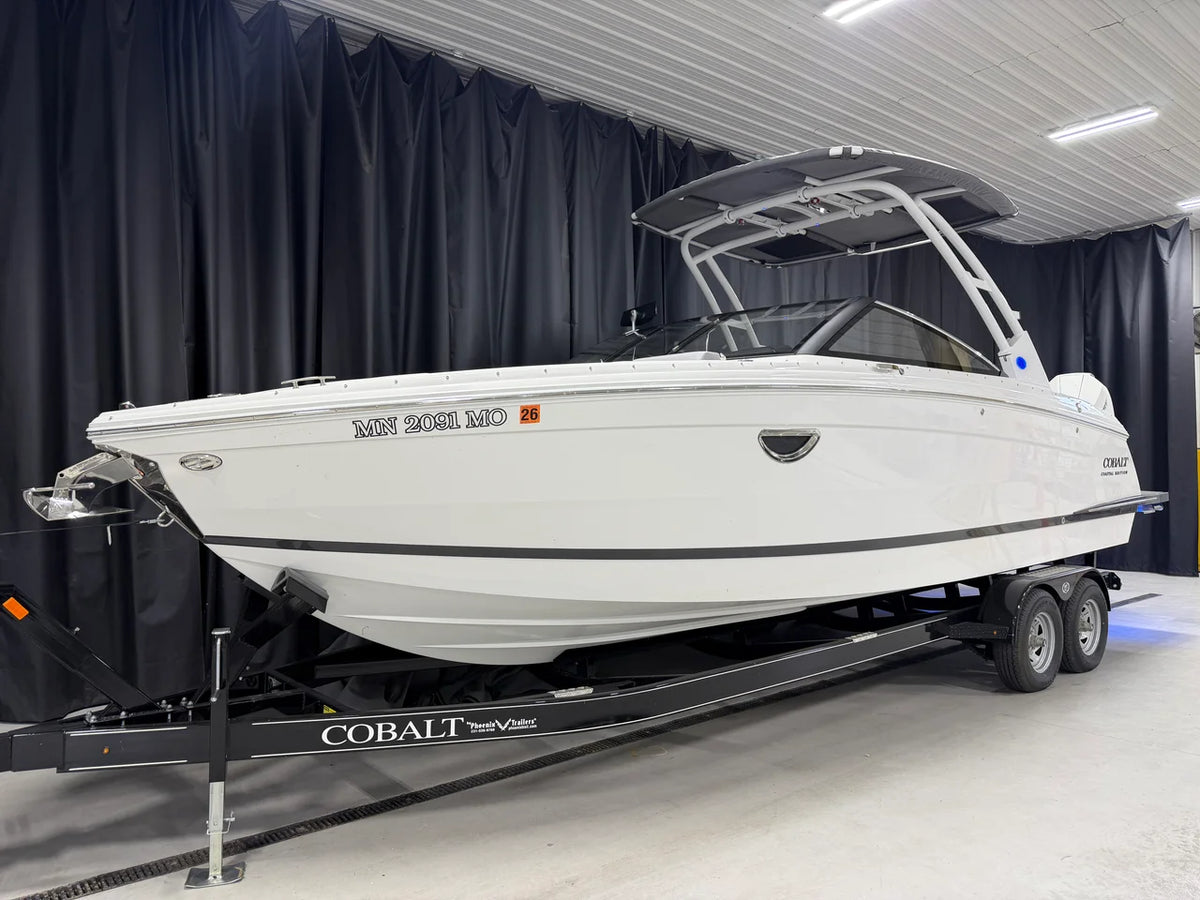 2024 Cobalt R8 OB 28.0 feet, Crosslake, Minnesota #3