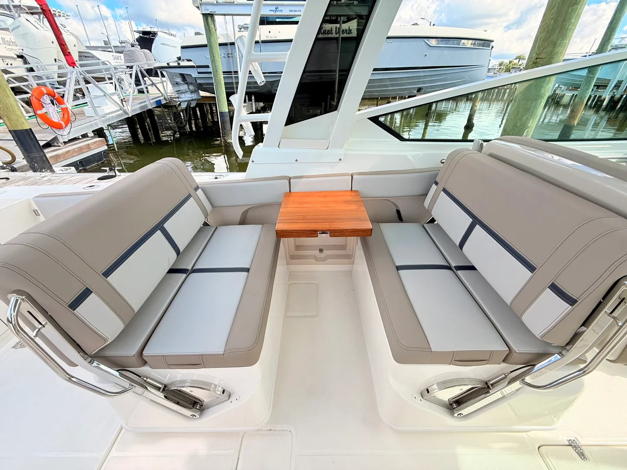 2027 Boston Whaler 330 Vantage 33.0 feet, St Petersburg, FL #43