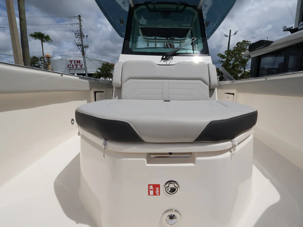 2026 Boston Whaler 330 Outrage 33.0 feet, Naples, Florida #38
