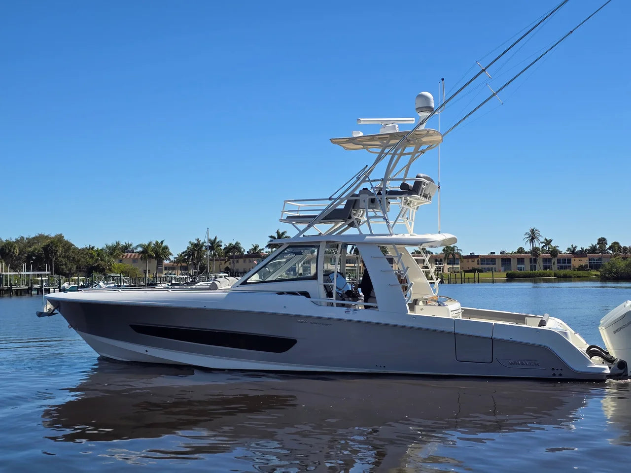 2023 Boston Whaler 420 OUTRAGE 42.0 feet, Stuart, Florida #31