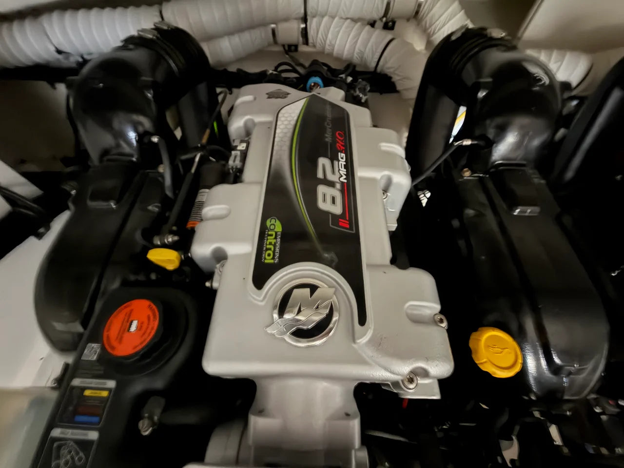 2015 Cruisers Yachts 390 EXPRESS COUPE 39.0 feet, Excelsior, Minnesota #70