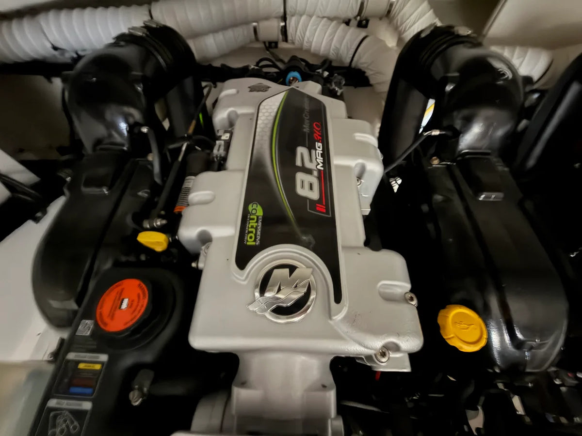 2015 Cruisers Yachts 390 EXPRESS COUPE 39.0 feet, Excelsior, Minnesota #70