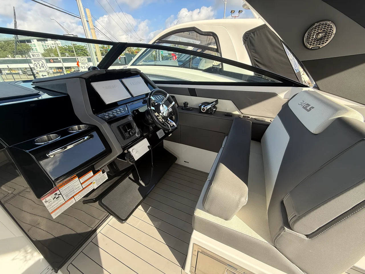 2022 Cruisers Yachts 34 GLS Outboard 34.0 feet, Miami, FL #19