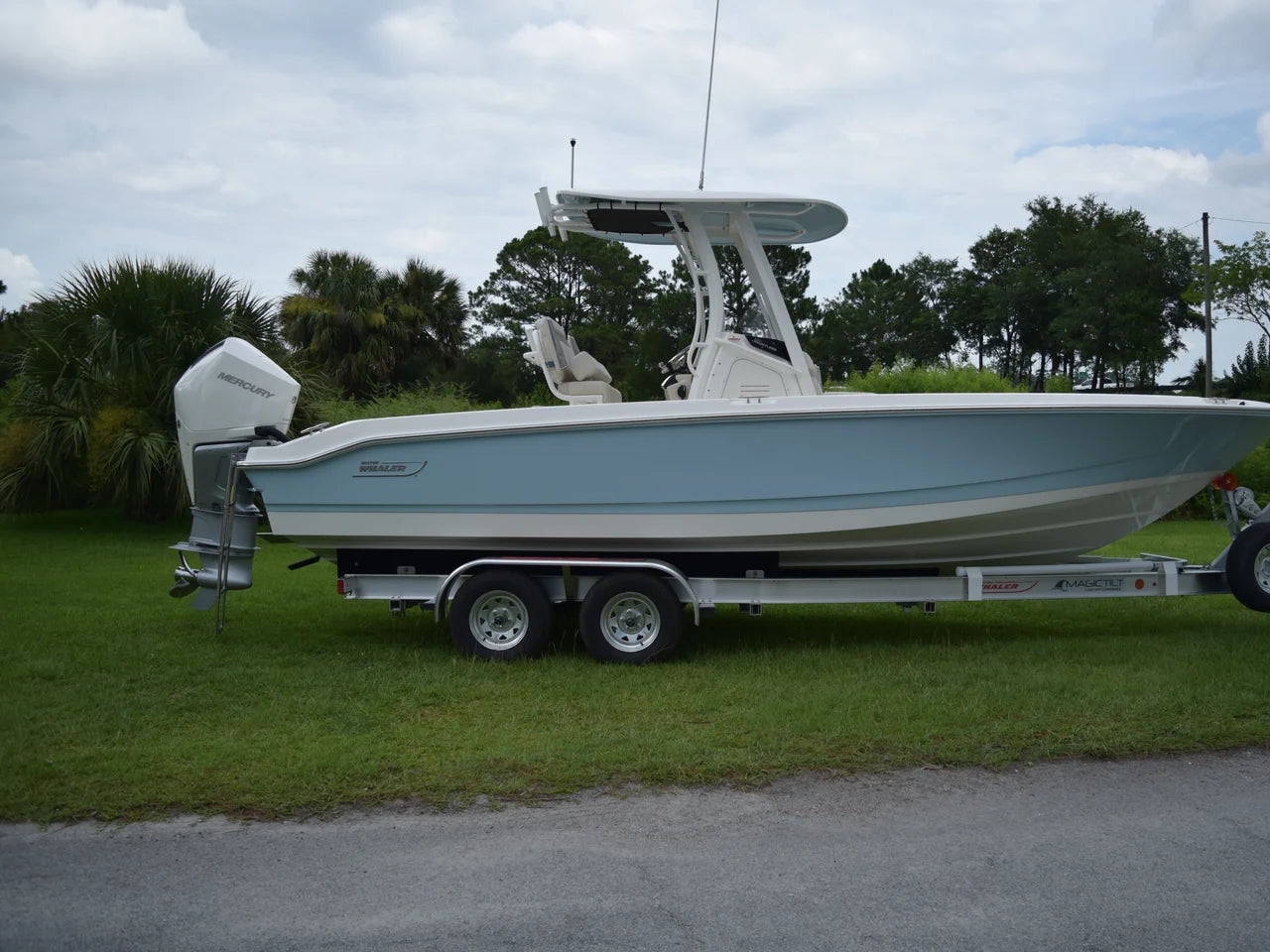 2026 Boston Whaler 250 Dauntless 25.0 feet, Thunderbolt, GA #1