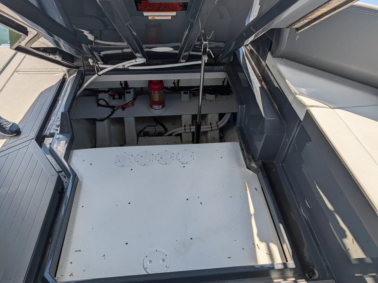2024 Cruisers Yachts 38 GLS-OB 38.0 feet, Grasonville, MD #40
