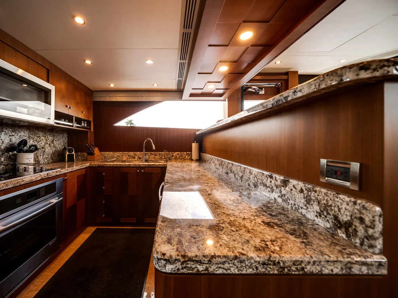 2016 Ocean Alexander 90 SKY LOUNGE 90.0 feet, Ft Lauderdale, FL #23