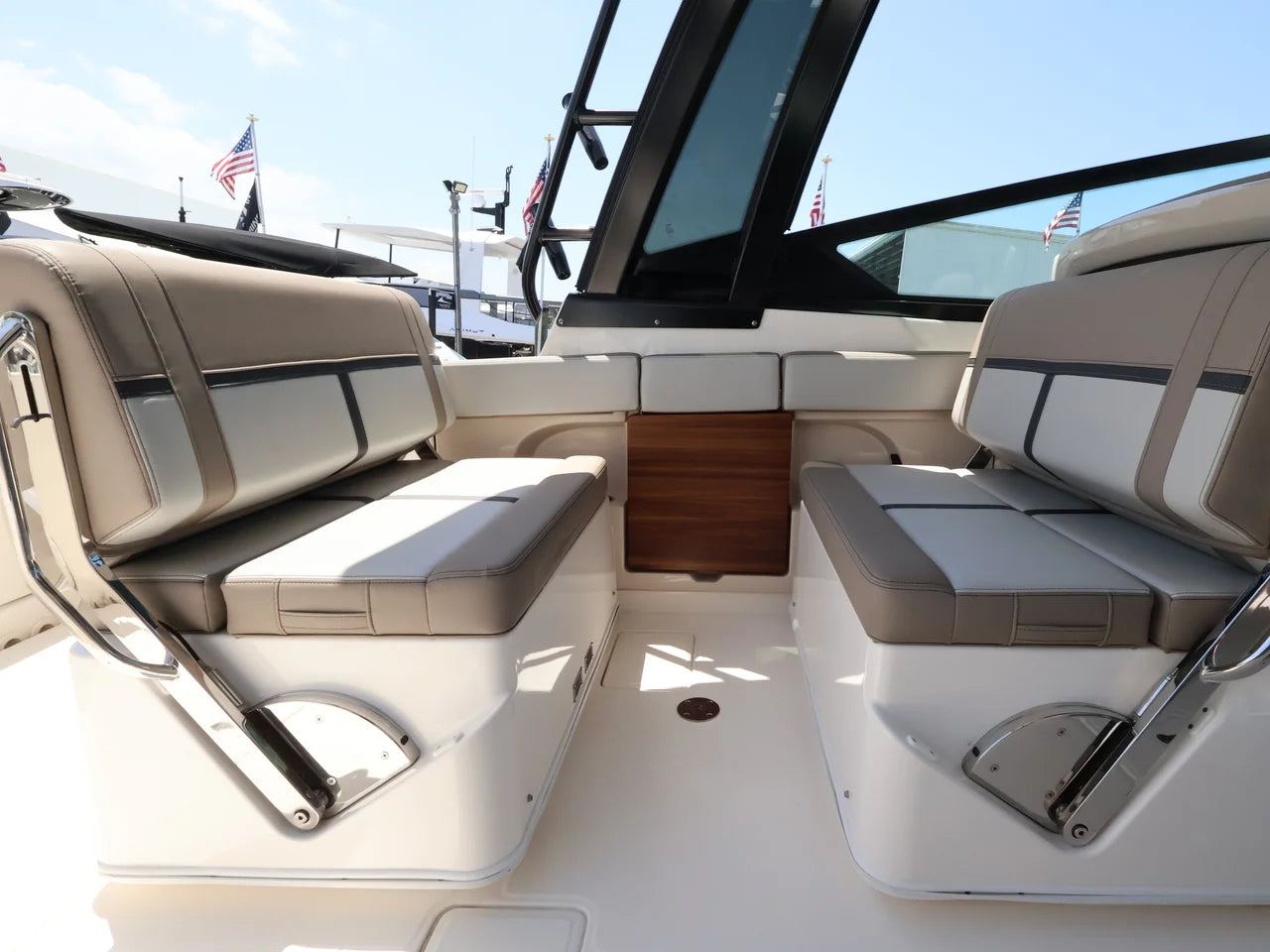 2026 Boston Whaler 330 Vantage 33.0 feet, Naples, Florida #14