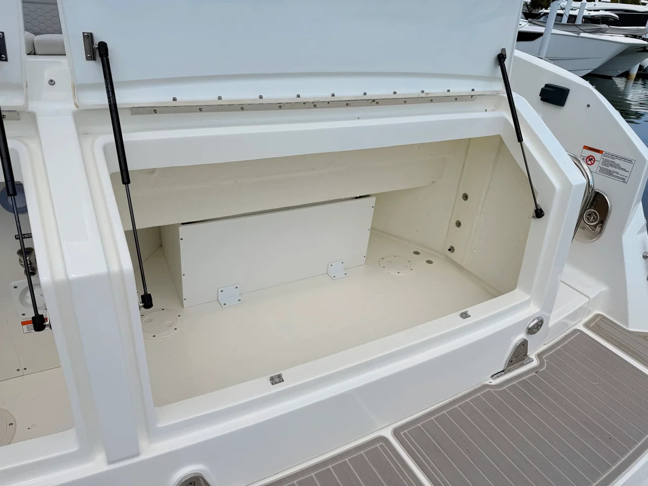 2026 Sea Ray Sundancer 320 Outboard 32.0 feet, Clearwater, Florida #26