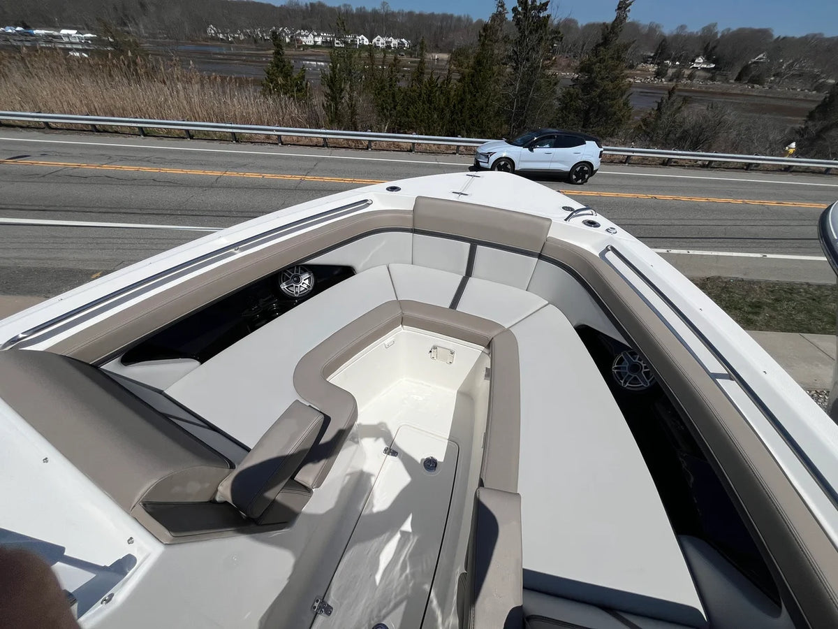 2026 Boston Whaler 330 Vantage 33.0 feet, Westbrook, Connecticut #35