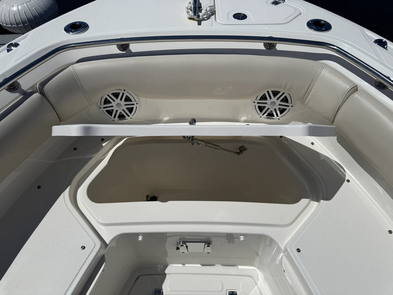 2024 Boston Whaler 230 OUTRAGE 23.0 feet, Westbrook, Connecticut #12