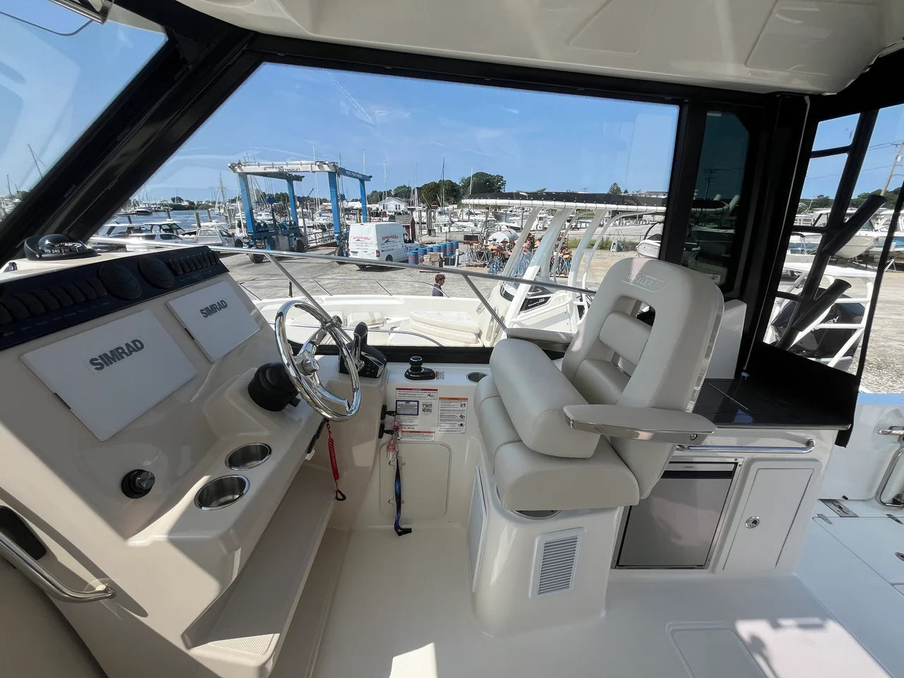 2025 Boston Whaler 325 CONQUEST 32.0 feet, Westbrook, CT #21