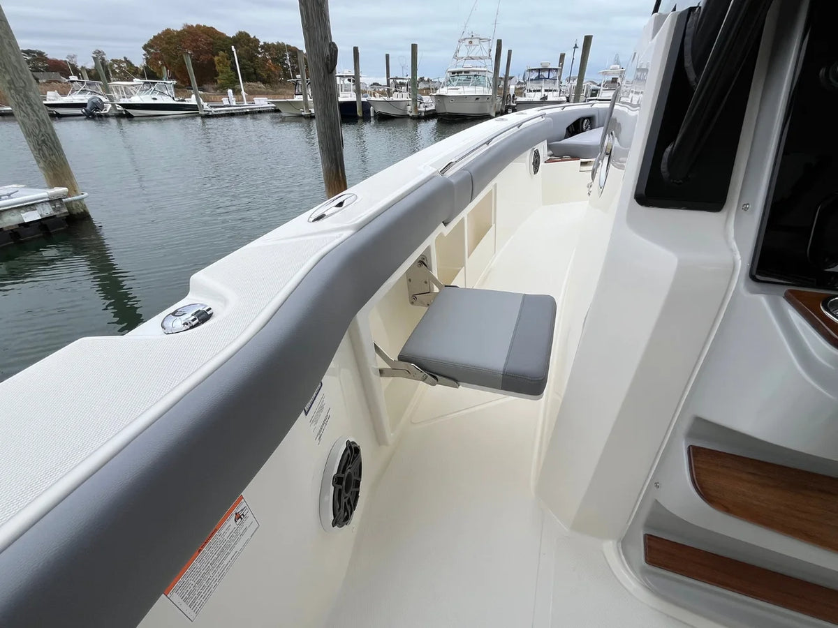 2026 Boston Whaler 360 Outrage 36.0 feet, Westbrook, Connecticut #40