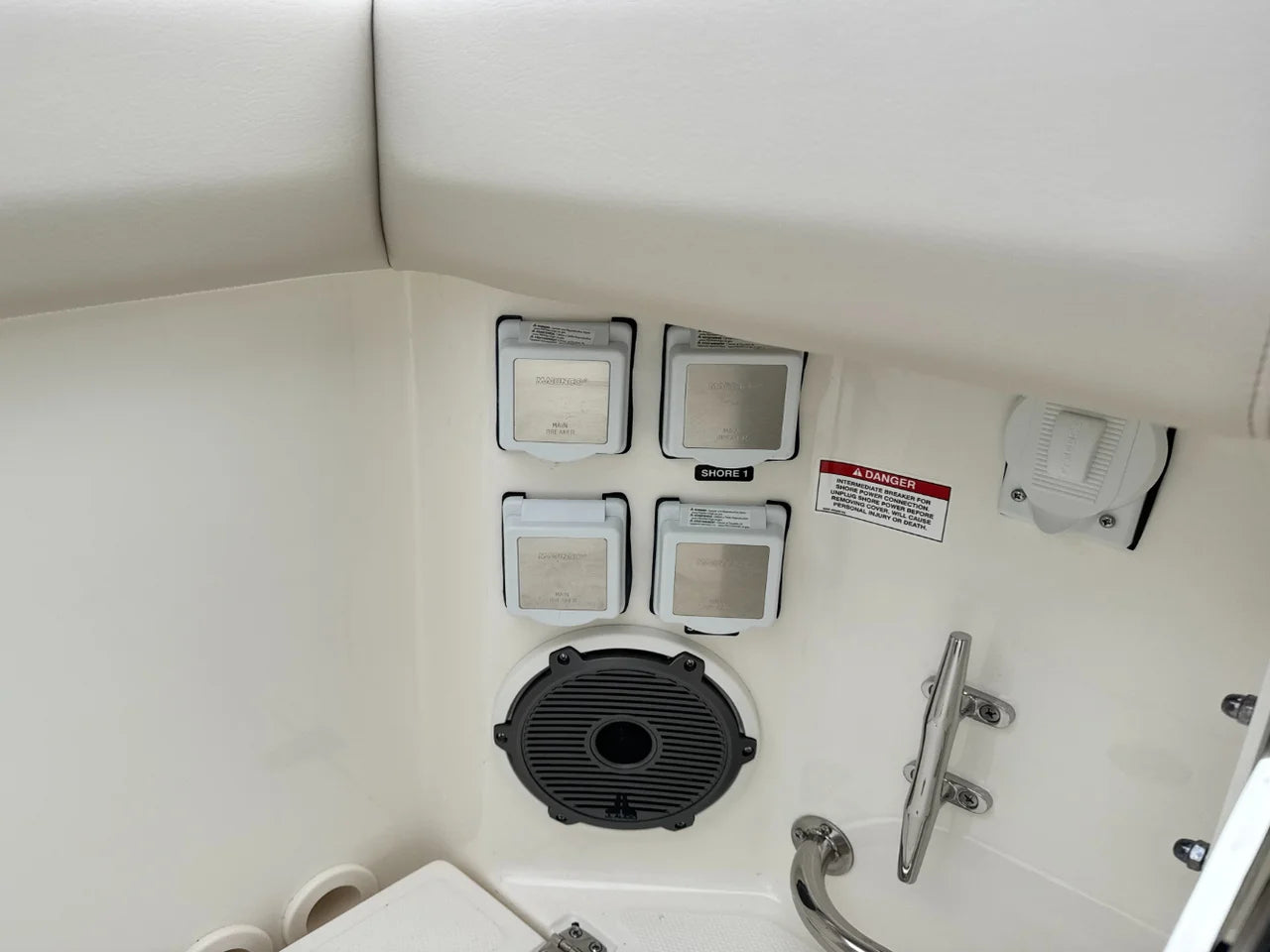 2026 Boston Whaler 325 Conquest 32.0 feet, Huntington, NY #17