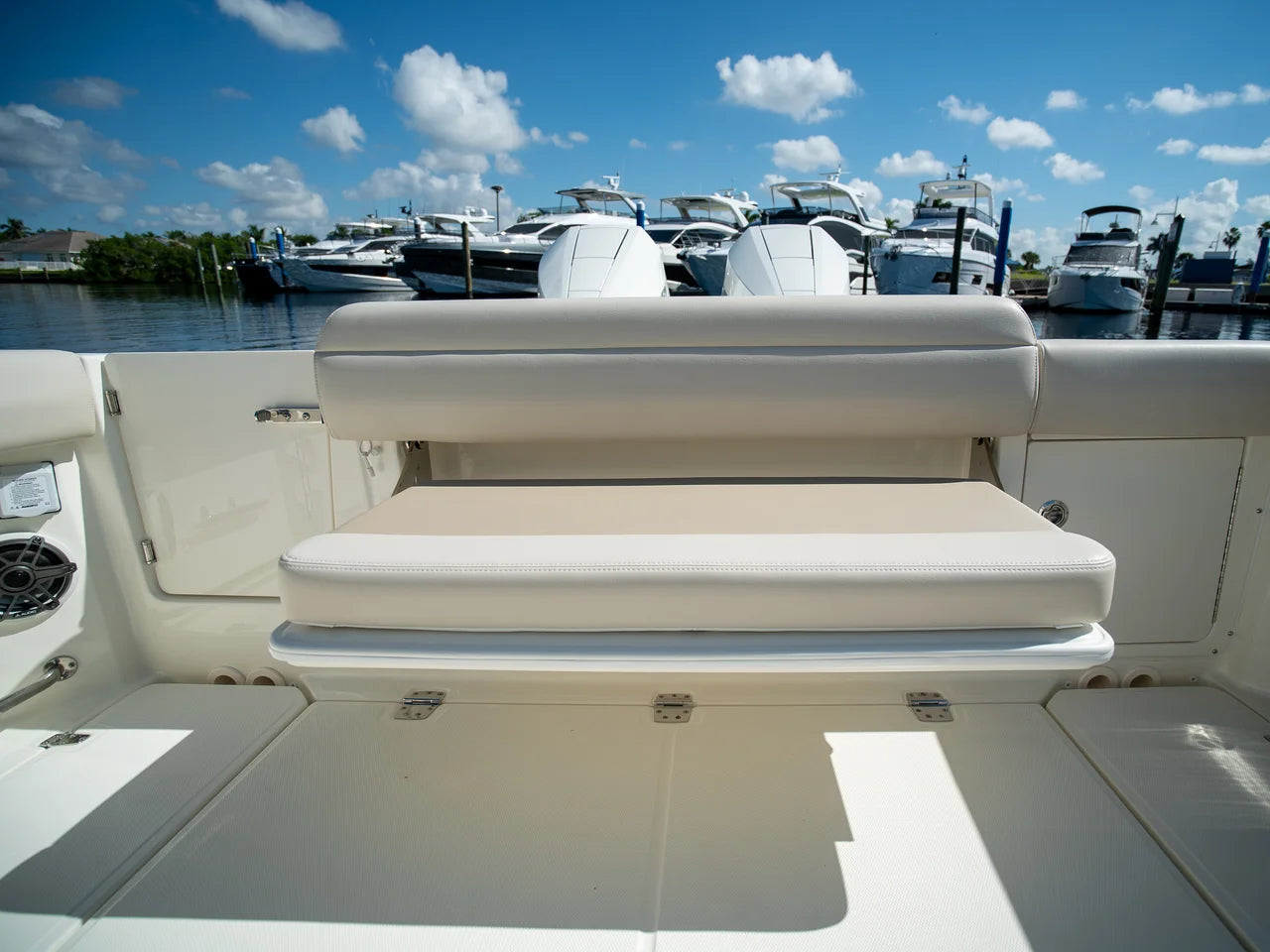 2026 Boston Whaler 330 Outrage 33.0 feet, Fort Myers, FL #8
