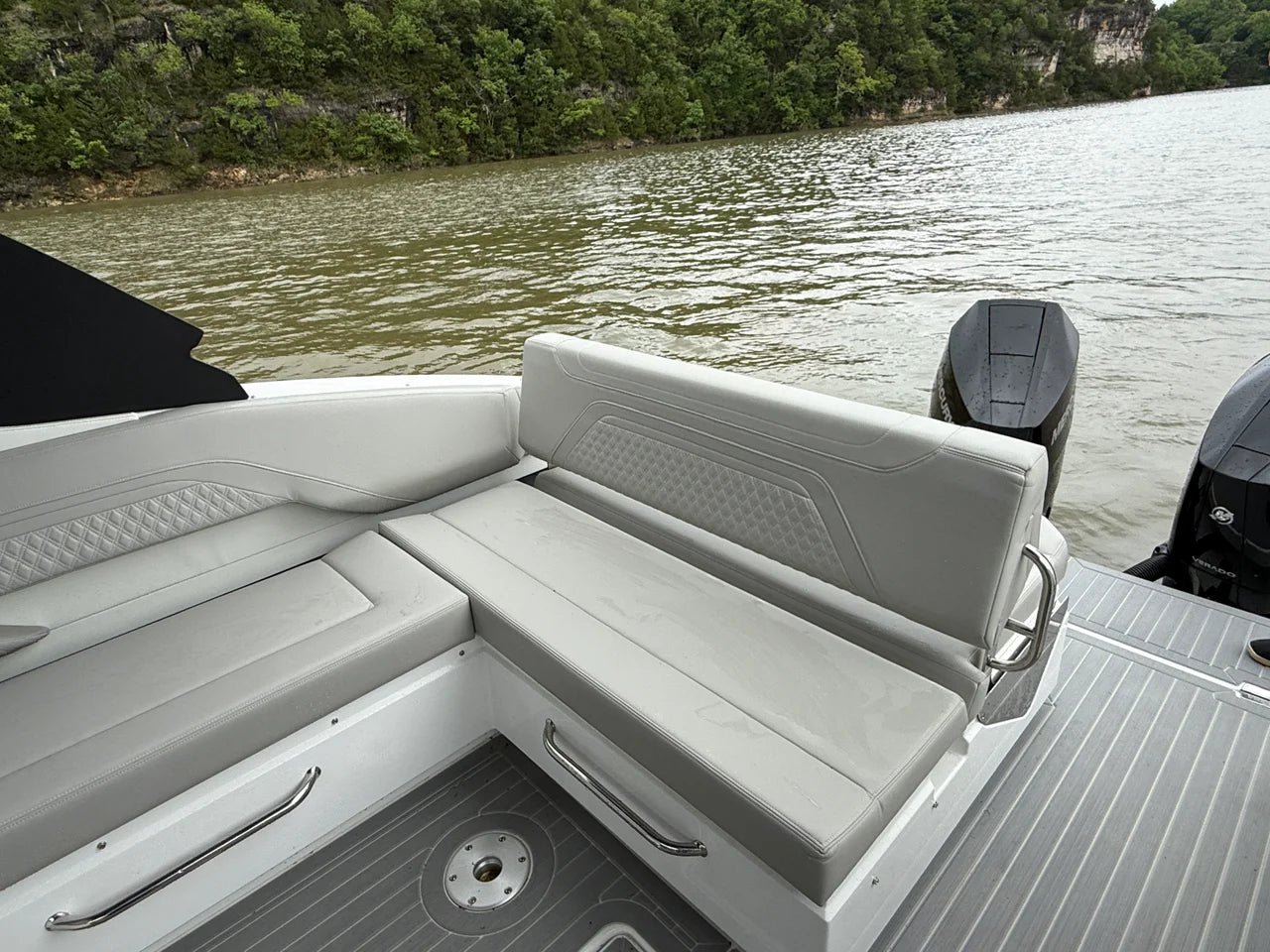 2026 Cruisers Yachts 34 GLS Outboard 34.0 feet, Lake Ozark, MO #17