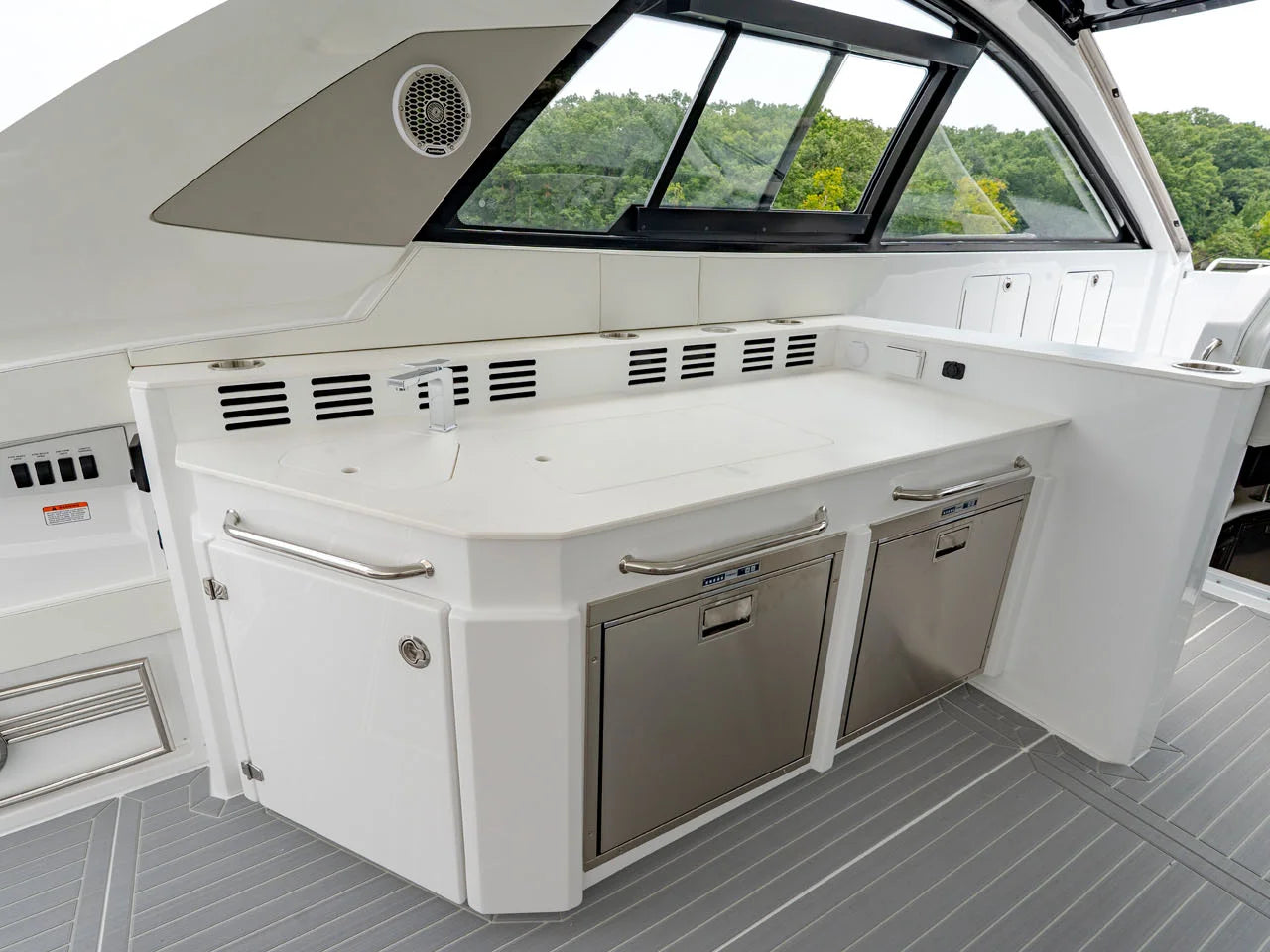2027 Cruisers Yachts 42 GLS Outboard 42.0 feet, Lake Ozark, MO #21