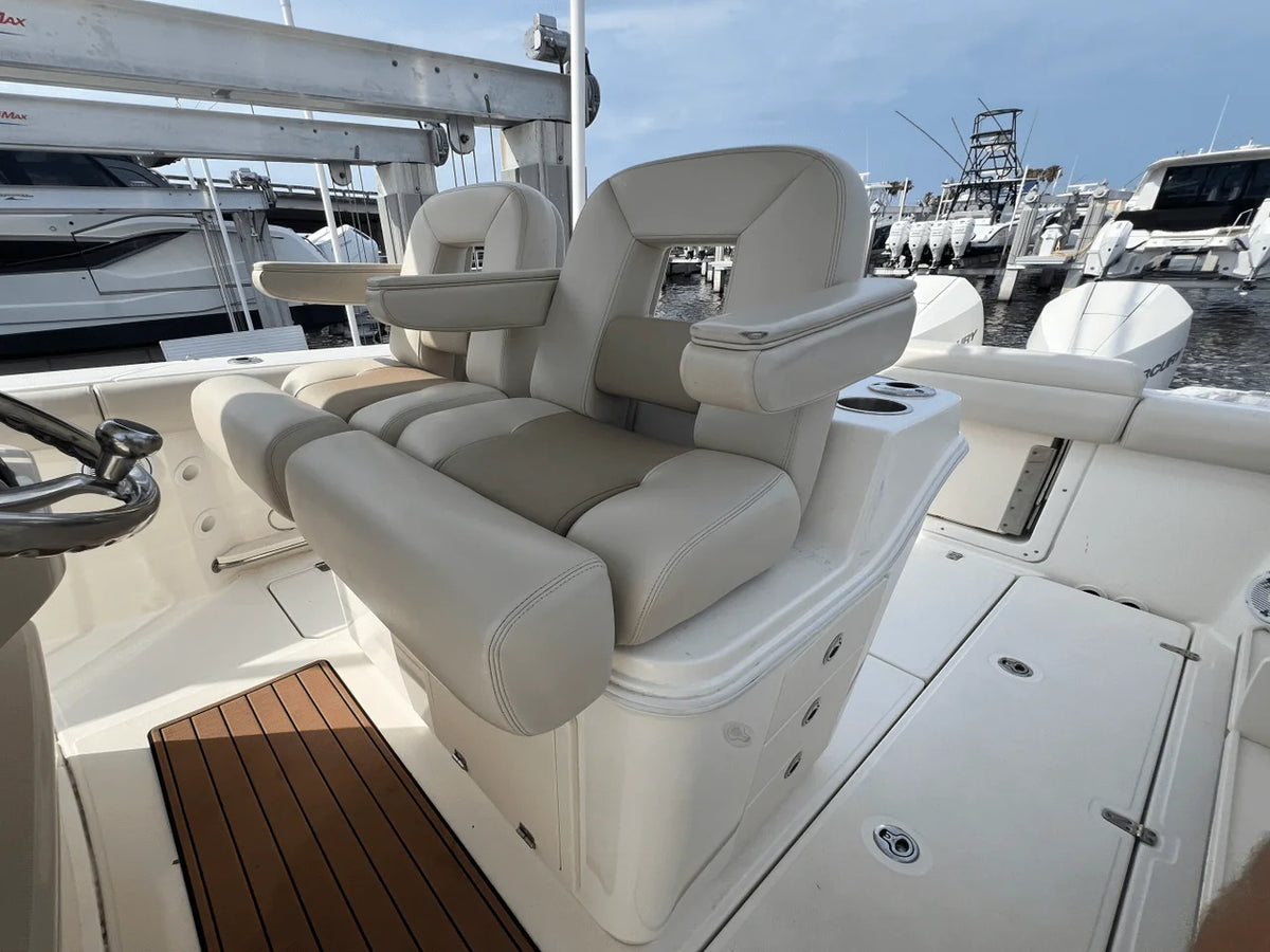 2019 Boston Whaler 280 OUTRAGE 28.0 feet, Stuart, Florida #45