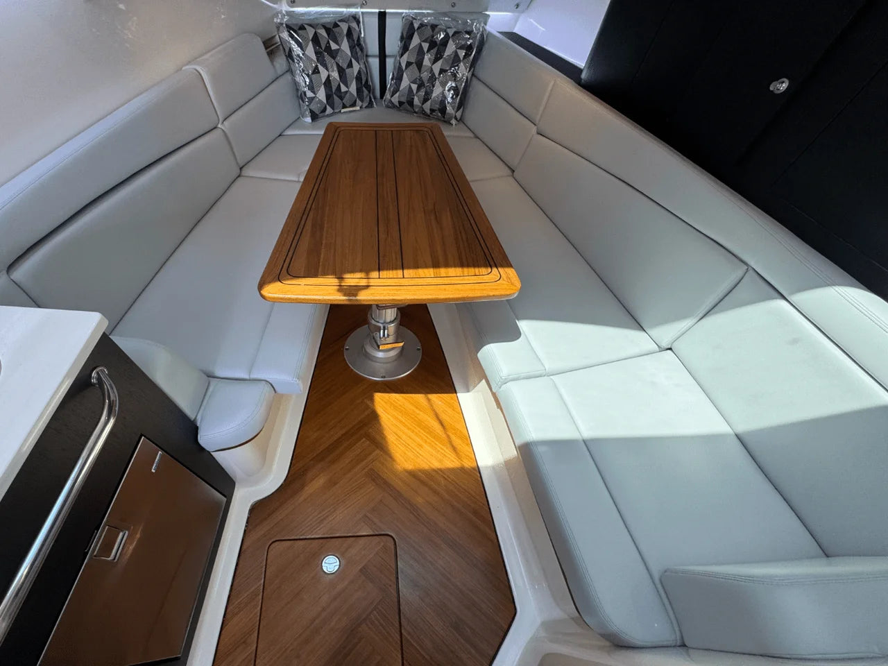 2025 Boston Whaler 380 Realm 38.0 feet, Huntington, NY #58