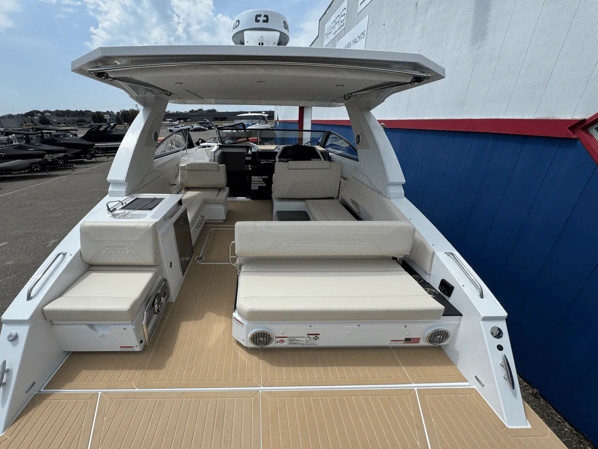 2026 Cruisers Yachts 34 GLS 34.0 feet, Excelsior, Minnesota #10