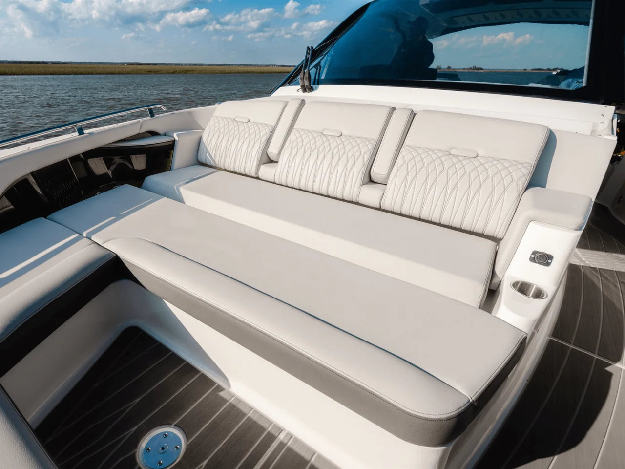 2023 Sea Ray 370 Sundancer Outboard 37.0 feet, Charleston, SC #28